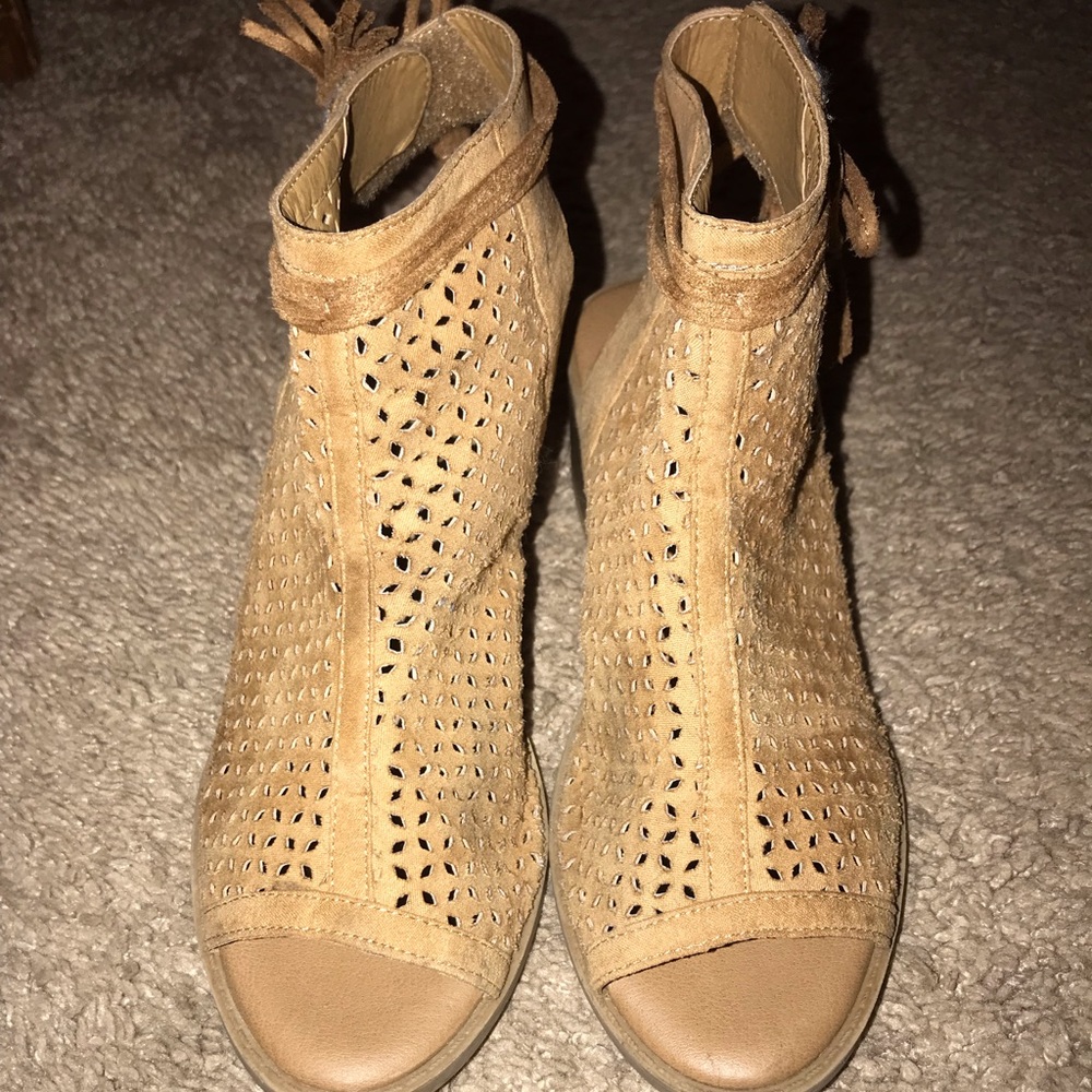 Justice girls camel booties heels size 3
